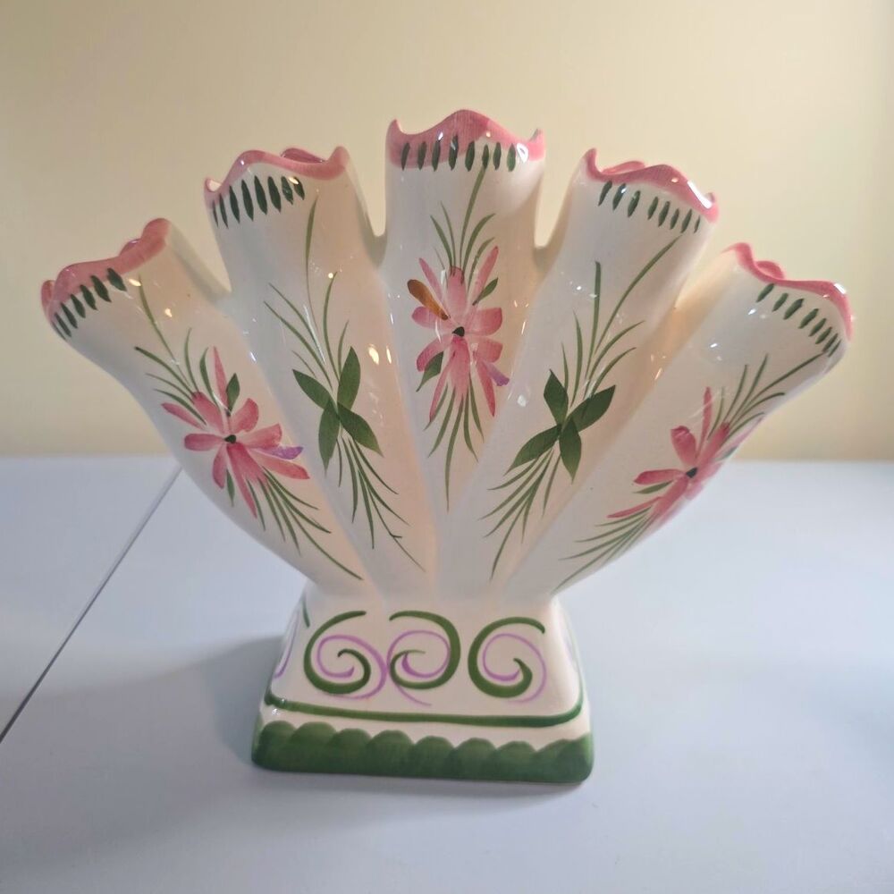 B19 Ceramic Floral Fan-Shaped Vase, Hand Painted Decorative Multi-Opening Glossy